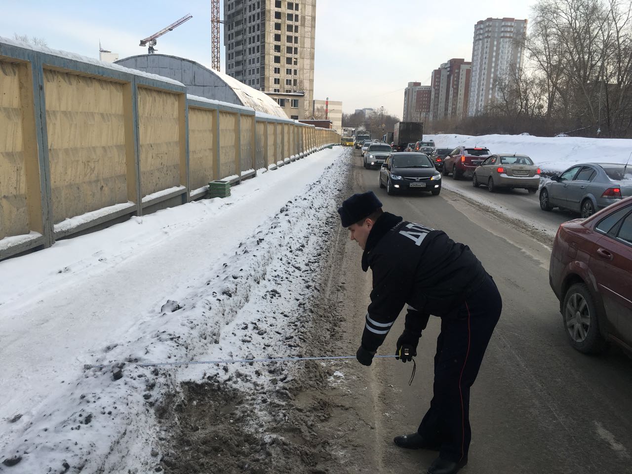 ГИБДД: в Екатеринбурге из-за плохой уборки дорог страдают люди