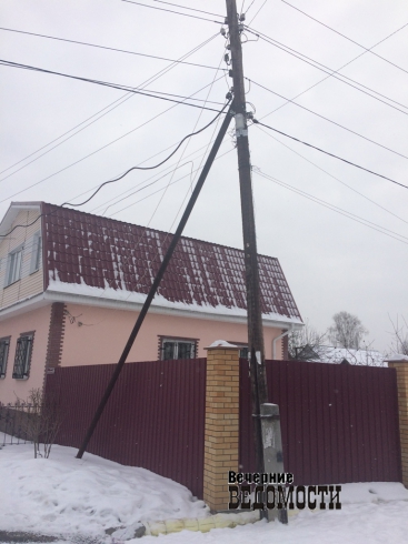 В Среднеуральске полтора миллиона рублей потратили на «подсветку» коттеджей