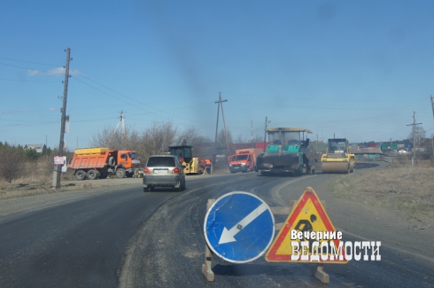 В Белоярском приступили к ремонту дороги, соединяющей несколько сел 