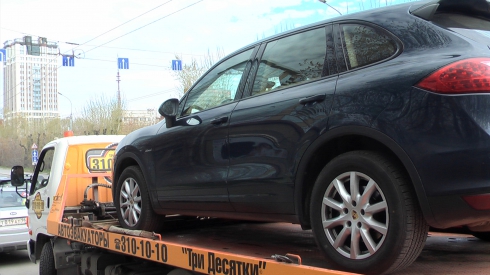 В Екатеринбурге у должников арестовали Porsche Cayenne и Subaru Forester