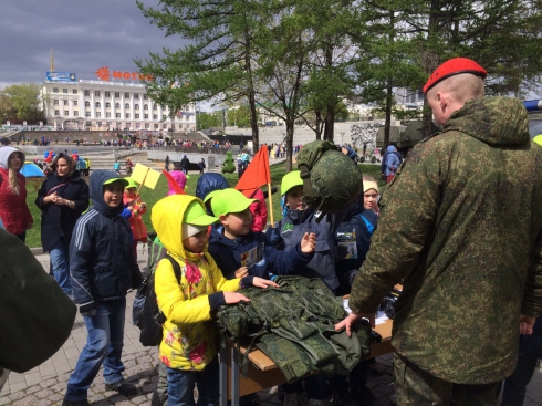 В Екатеринбурге подростков познакомили с работой военной полиции