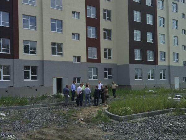 В Камышлове больше года не могут достроить дома для переселенцев из аварийного жилья