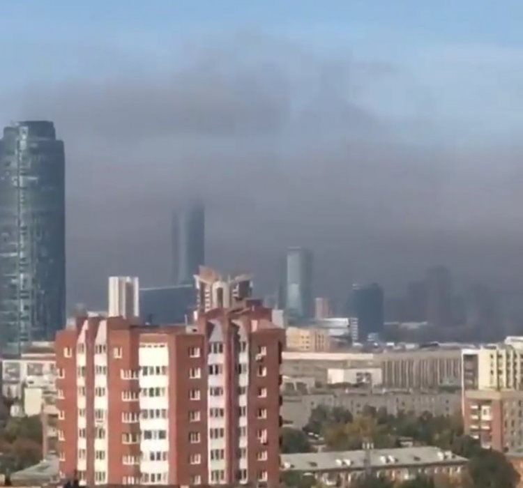 Утром Свердловскую область окутал густой туман