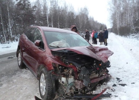 Mazda CX-7 разнесла «шестерку» на шадринской трассе: два человека погибли