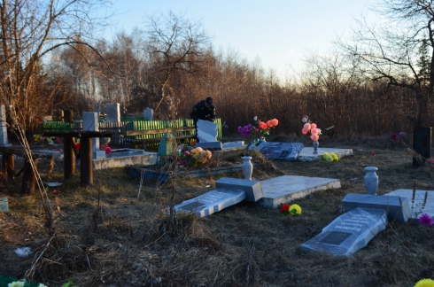 Свердловская полиция задержала подозреваемых в погроме на кладбище
