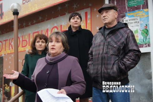 Жители Сортировки требуют закрыть «гадюшник» под окнами (ФОТО) Жители Сортировки требуют закрыть «гадюшник» под окнами (ФОТО)