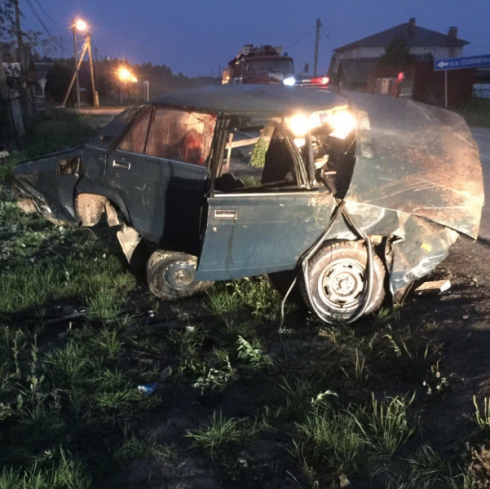 Вазовская «семерка» перевернулась под Верхней Пышмой (ФОТО)