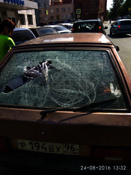 В Екатеринбурге избили сотрудников УК «Стандарт», которые срывали политическую агитацию