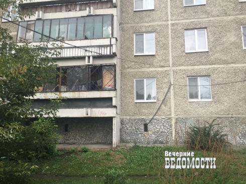 Полиция Екатеринбурга ликвидировала нелегальную парковку на ЖБИ (ФОТО)