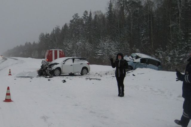На Урале Ford убил женщину, искалечил ребенка и еще несколько человек На Урале Ford убил женщину, искалечил ребенка и еще несколько человек