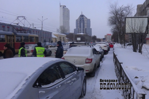 В Екатеринбурге машина сбила старушку, игнорировавшую подземный переход