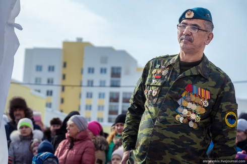 В Екатеринбурге открыли памятник «Солдатам России» (ФОТО)