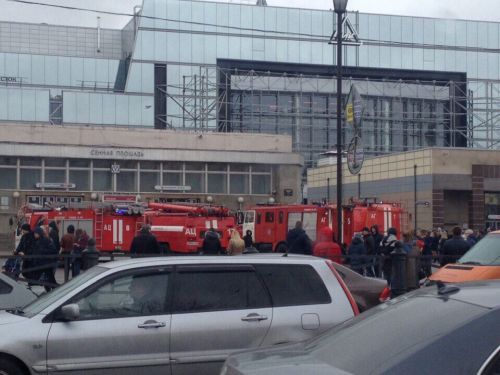Появились фотографии с места взрывов в метро Санкт-Петербурга