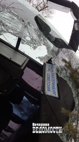 В Свердловской области перевернулся пассажирский автобус