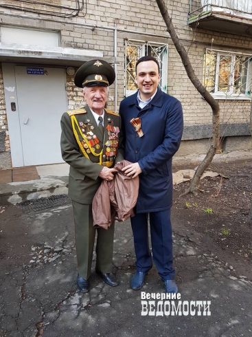 В Екатеринбурге мэрия отказалась везти ветеранов-парадников в День Победы. Подключились общественники и депутаты (ФОТО)