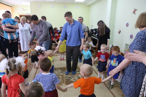 На ЕВРАЗ НТМК проходит «Эстафета добрых дел»