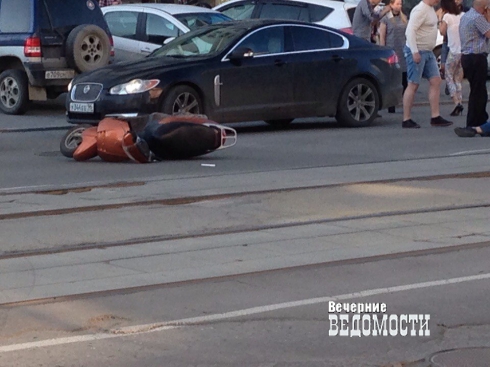 В Екатеринбурге водитель мокика стал участником ДТП