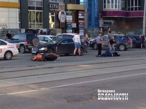 В Екатеринбурге водитель мокика стал участником ДТП