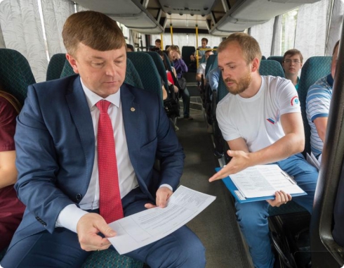 Глава областного Минтранса проехался по «убитым дорогам» Екатеринбурга