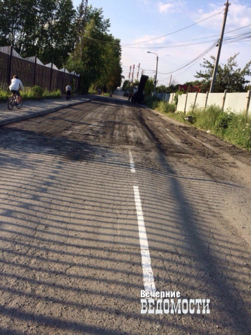 В Среднеуральске срезали асфальт с новой разметкой (фото)