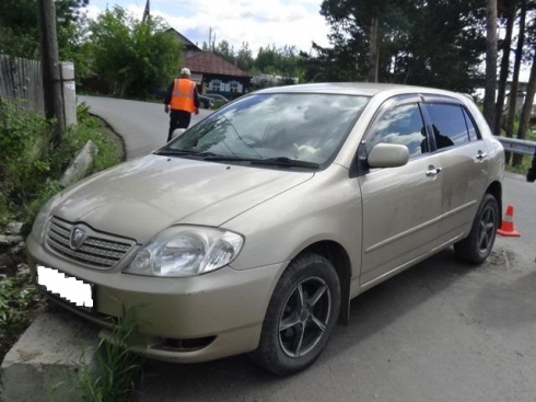 Двое детей пострадали на уральских дорогах по вине своих родителей