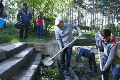 Из Екатеринбурга вывезли более 140 кубометров мусора