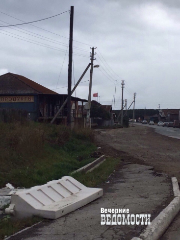 Реконструкция дороги в Белоярке вызвала возмущение жителей (ФОТО)