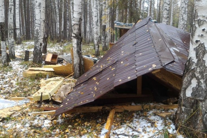 На берегу Волчихинского водохранилища взорвался домик рыбака На берегу Волчихинского водохранилища взорвался домик рыбака