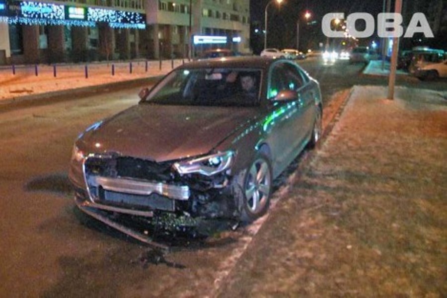 Тройное ДТП с пожаром в Екатеринбурге Тройное ДТП с пожаром в Екатеринбурге