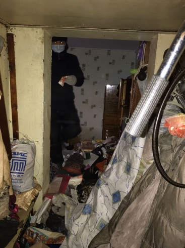 Из квартиры на улице Начдива Онуфриева вывезли несколько тонн мусора