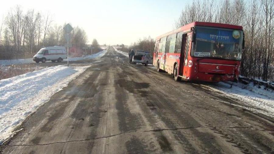 ГИБДД: сводка происшествий на территории Свердловской области за 12 марта 2018 года ГИБДД: сводка происшествий на территории Свердловской области за 12 марта 2018 года