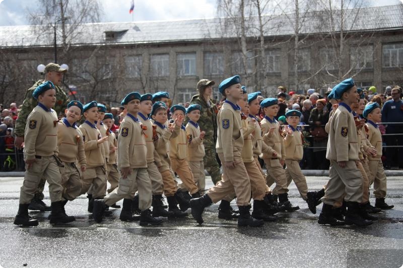 Евгений Куйвашев посетил парад Победы в Верхней Пышме