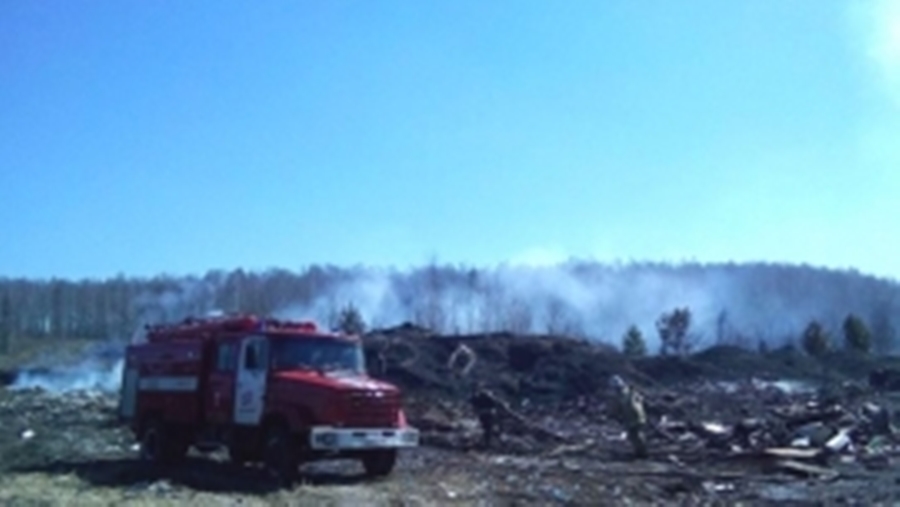 Открытое горение мусора на несанкционированной свалке в Екатеринбурге ликвидировано