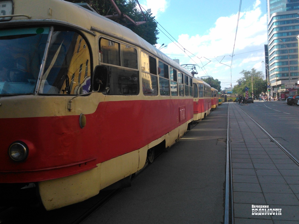Закрытие движения трамваев. 11 Трамвай Екатеринбург. Движения на трамвайнойполос. Трамвай на Вторчермете. Трамваи на визе.