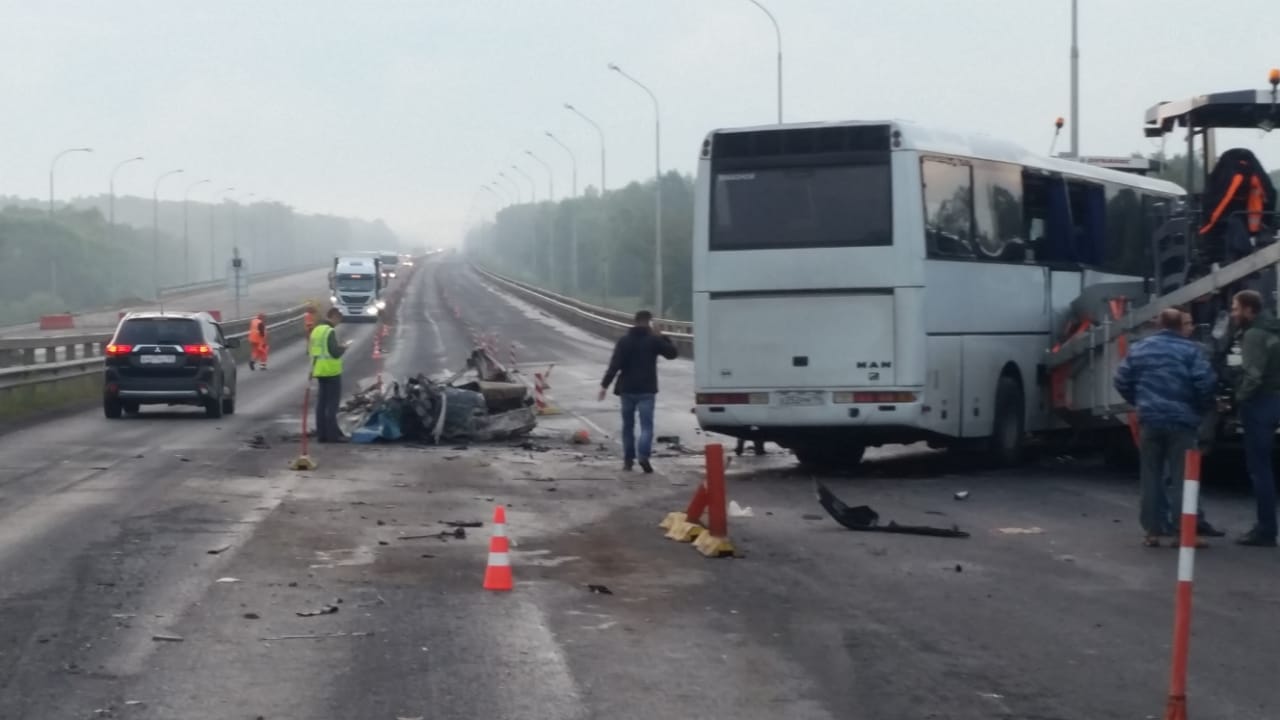 Автобус, следовавший из Екатеринбурга в Соль-Илецк, попал в жуткое ДТП