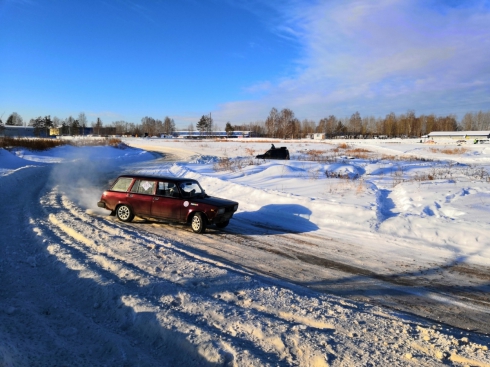 Снежное ралли на грунтовой трассе провели в субботу под Екатеринбургом