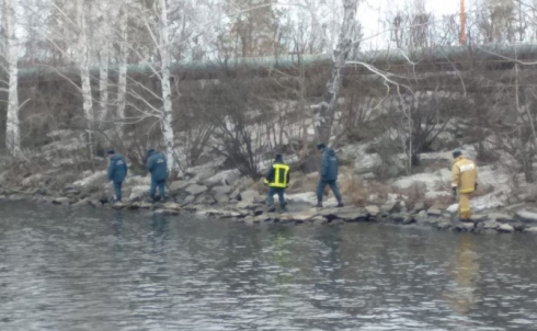 На Урале продолжаются поиски утонувшего мужчины