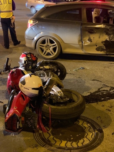 В Екатеринбурге произошло ДТП с участием мотоцикла. Есть пострадавшие