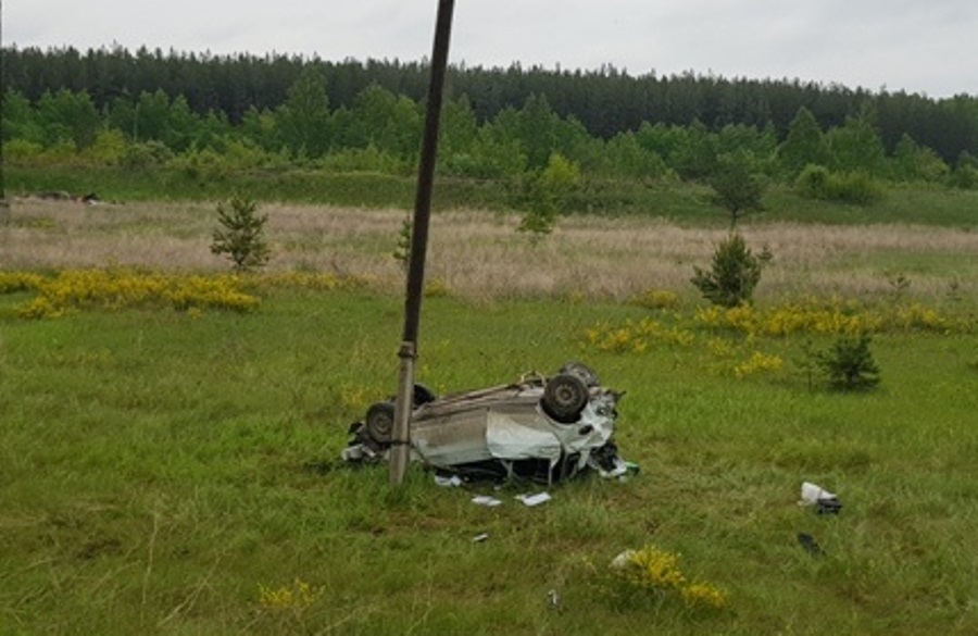 В ДТП в Свердловской области погибли три человека и двое пострадали