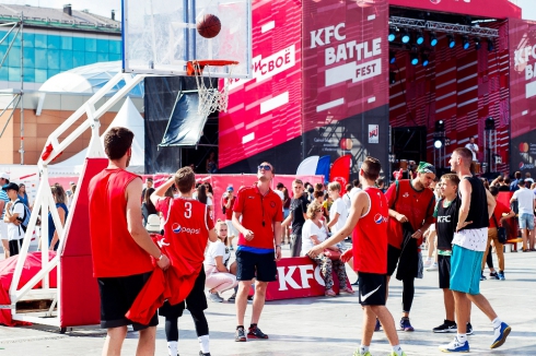 Катя IOWA станет хедлайнером на фестивале KFC BATTLE FEST в Екатеринбурге