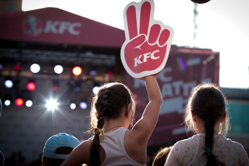 Катя IOWA станет хедлайнером на фестивале KFC BATTLE FEST в Екатеринбурге