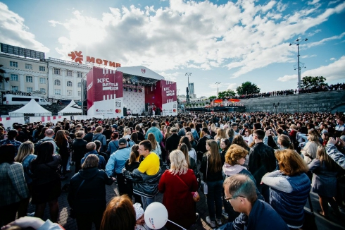 Катя IOWA выступила на фестивале KFC BATTLE FEST в Екатеринбурге