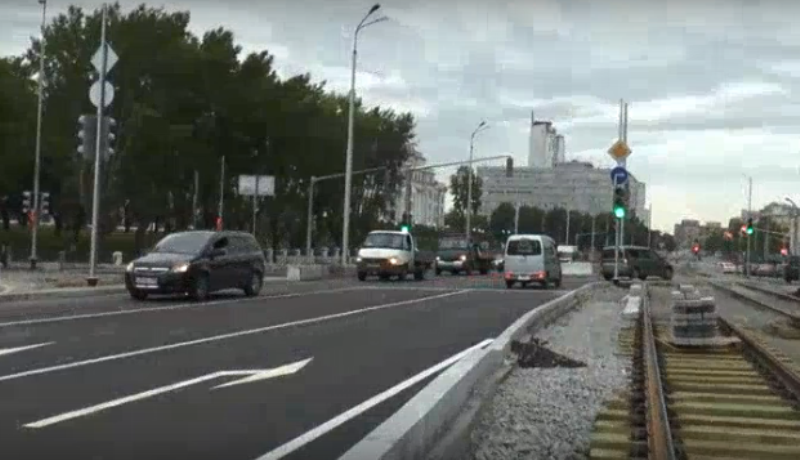 В Екатеринбурге открыли движение по Макаровскому мосту В Екатеринбурге открыли движение по Макаровскому мосту