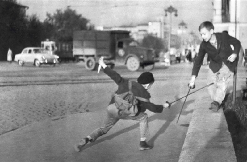 «Екатеринбург. История города в фотографии. 1960-е — 1991» «Екатеринбург. История города в фотографии. 1960-е — 1991»