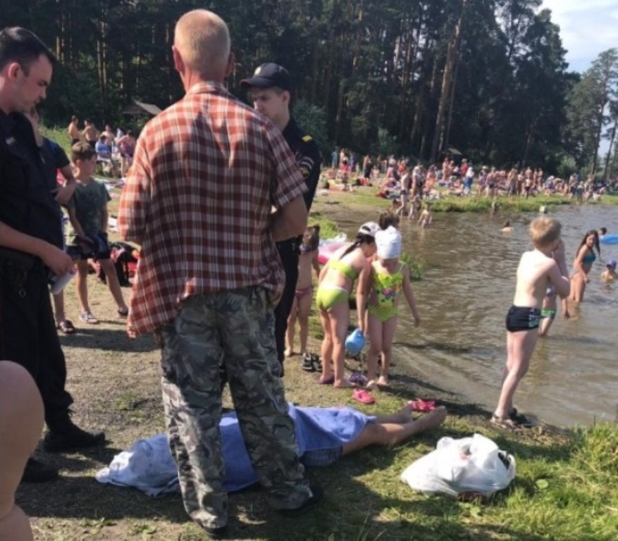 В Малом Истоке утонул мужчина, отдыхавший на местном пляже В Малом Истоке утонул мужчина, отдыхавший на местном пляже