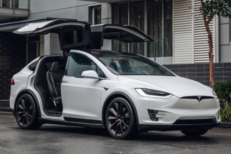 Екатеринбурженка отсудила 13 миллионов рублей у Moscow Tesla Club Екатеринбурженка отсудила 13 миллионов рублей у Moscow Tesla Club