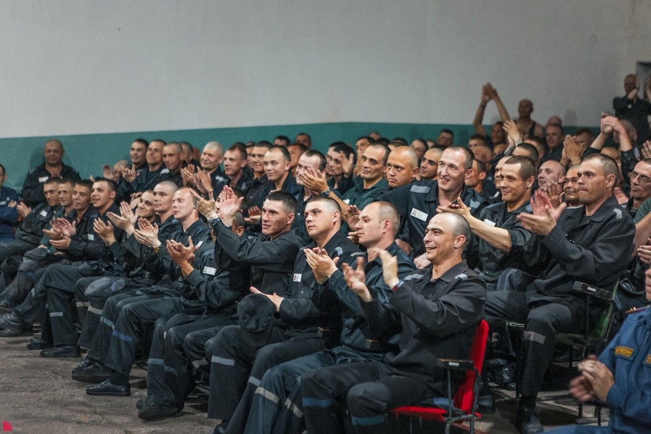 Два екатернибуржских театра показали спектакль в тагильской исправительной колонии Два екатернибуржских театра показали спектакль в тагильской исправительной колонии