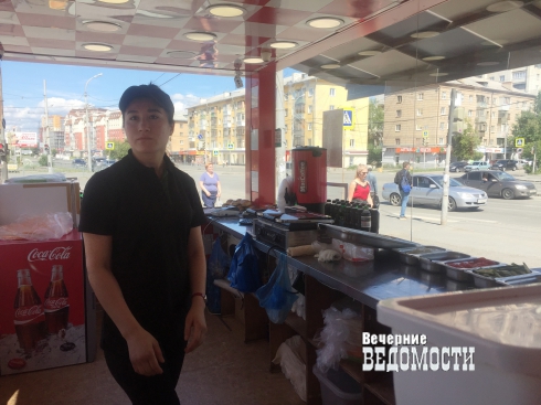 Полицейские поймали трех узбеков-нелегалов в пекарне на Сортировке (ФОТО, ВИДЕО) 