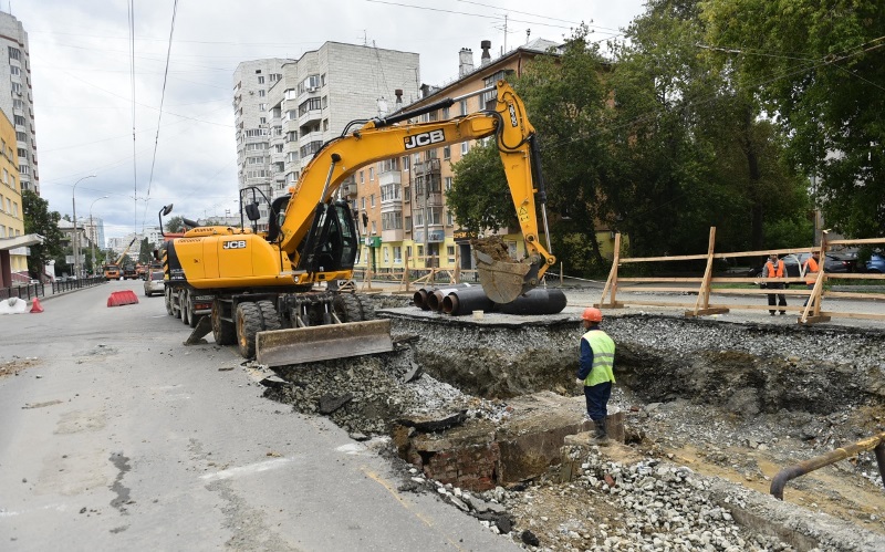 В Екатеринбурге закрыли мост на улице Шевченко
