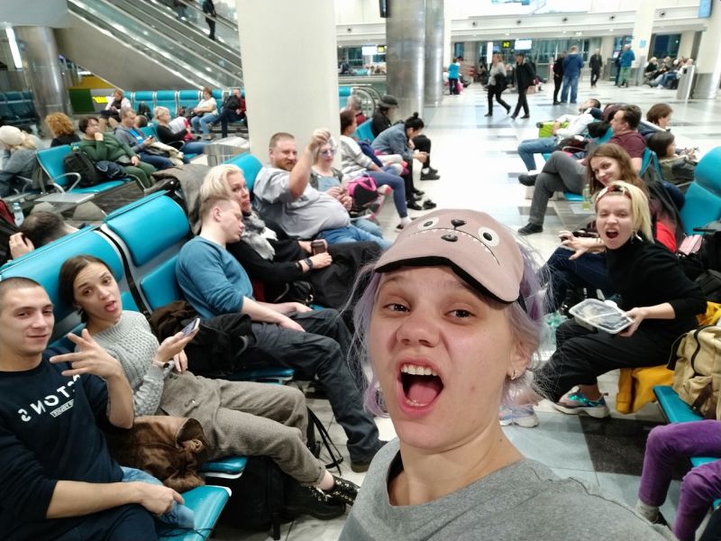 Актерам екатеринбургского инклюзивного театра пришлось проводить репетицию прямо в аэропорту Актерам екатеринбургского инклюзивного театра пришлось проводить репетицию прямо в аэропорту